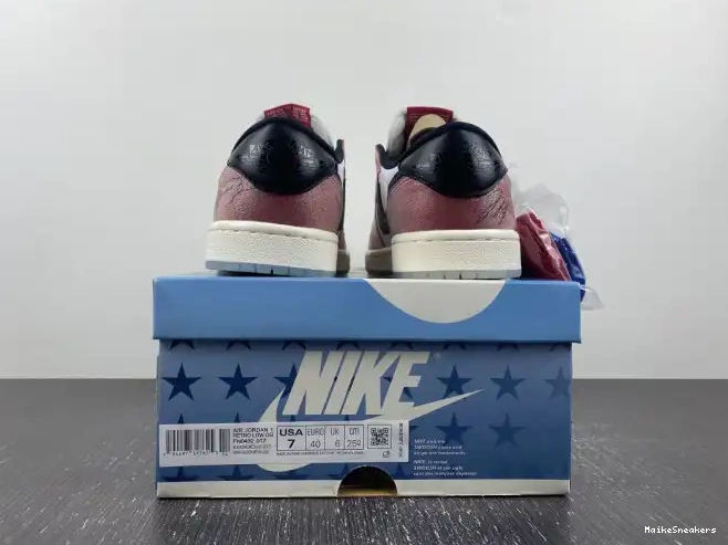 MaikeSneakers ROOM 'RED BLACK' JORDAN OG TROPHY LOW AIR FN0432-017 1 X 0421
